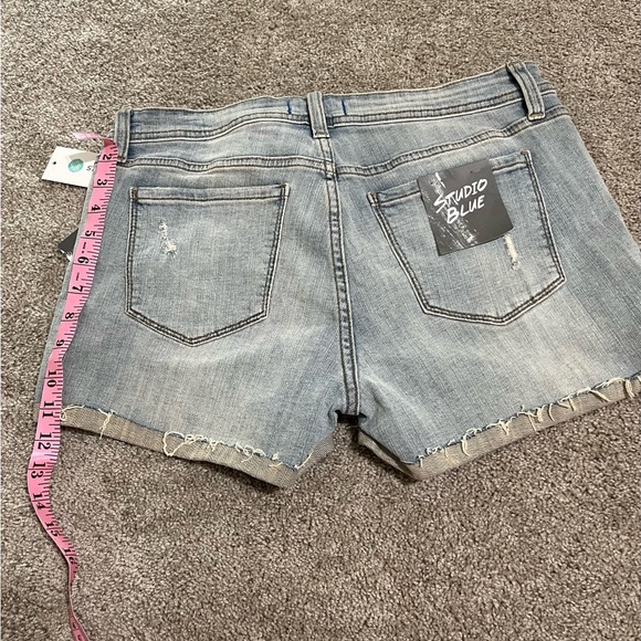 NWT women’s denim shorts size 10 - Picture 1 of 5